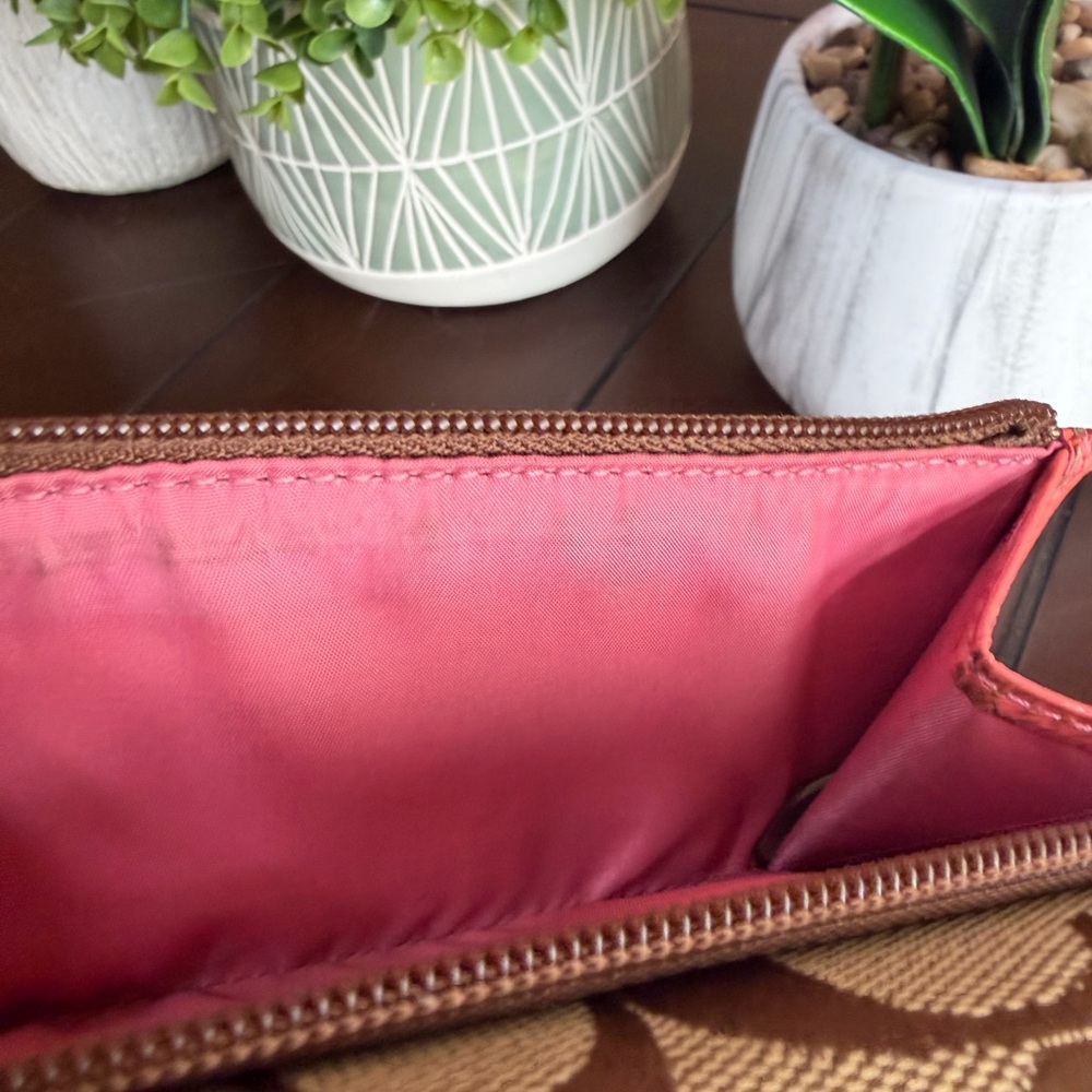 Coach Pink signature canvas wallet with turn lock - Picture 8 of 15